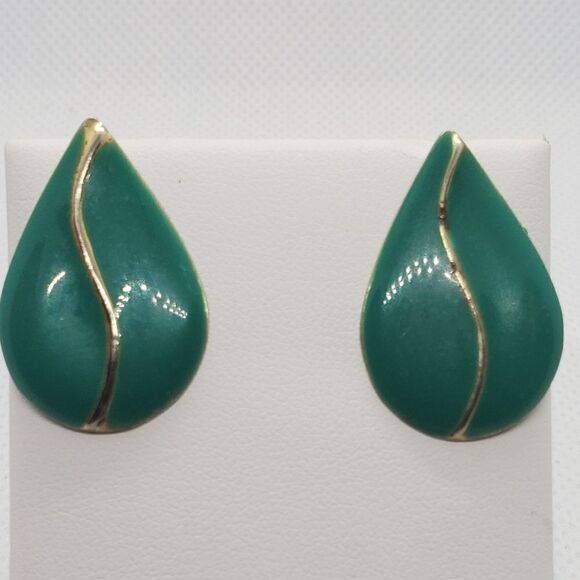 Vintage Retro Green Teardrop Earrings - Picture 1 of 3